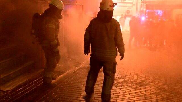 Fatih'te bir markette çıkan yangın paniğe neden oldu