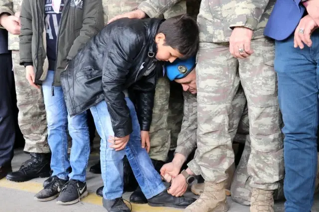 İdlib şehidi Gaziantep'te son yolculuğuna uğurlandı İdlib şehidi Gaziantep'te son yolculuğuna uğurlandı