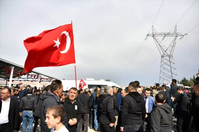 İdlib şehidi sözleşmeli er Enes Kaya son yolculuğuna uğurlandı İdlib şehidi sözleşmeli er Enes Kaya son yolculuğuna uğurlandı