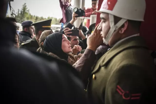 İdlib şehidi sözleşmeli er Enes Kaya son yolculuğuna uğurlandı İdlib şehidi sözleşmeli er Enes Kaya son yolculuğuna uğurlandı