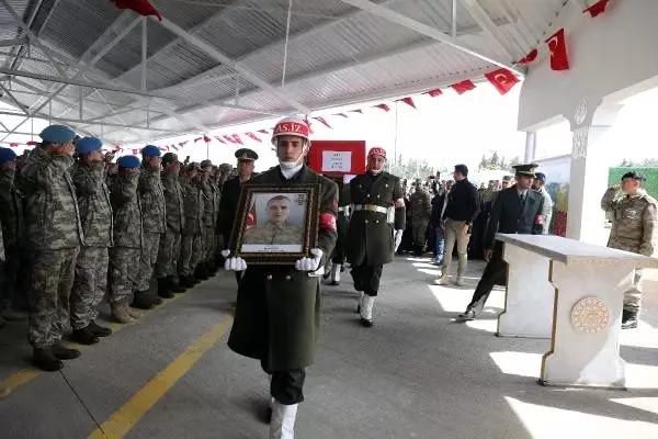 İdlib şehidi sözleşmeli er, Gaziantep'te toprağa verildi İdlib şehidi sözleşmeli er, Gaziantep'te toprağa verildi