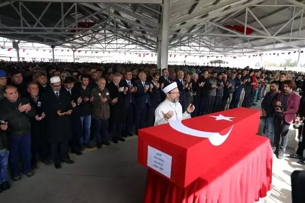 İdlib şehidi sözleşmeli er, Gaziantep'te toprağa verildi İdlib şehidi sözleşmeli er, Gaziantep'te toprağa verildi