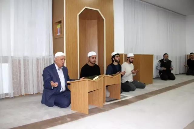İhlas Vakfı Yurdundan Türk askerine dua İhlas Vakfı Yurdundan Türk askerine dua