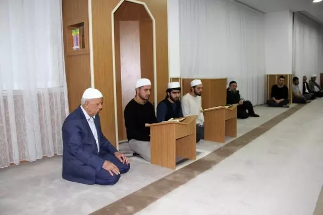 İhlas Vakfı Yurdundan Türk askerine dua İhlas Vakfı Yurdundan Türk askerine dua