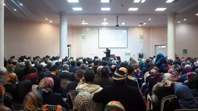İlahiyatçı yazar Döngeloğlu Bozkır'da Kur'an ve sünnet bütünlüğünü anlattı İlahiyatçı yazar Döngeloğlu Bozkır'da Kur'an ve sünnet bütünlüğünü anlattı