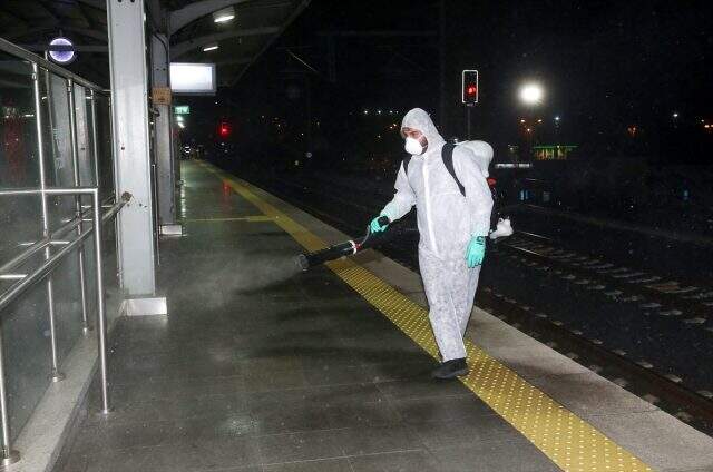 Marmaray istasyonları koronavirüse karşı dezenfekte edildi