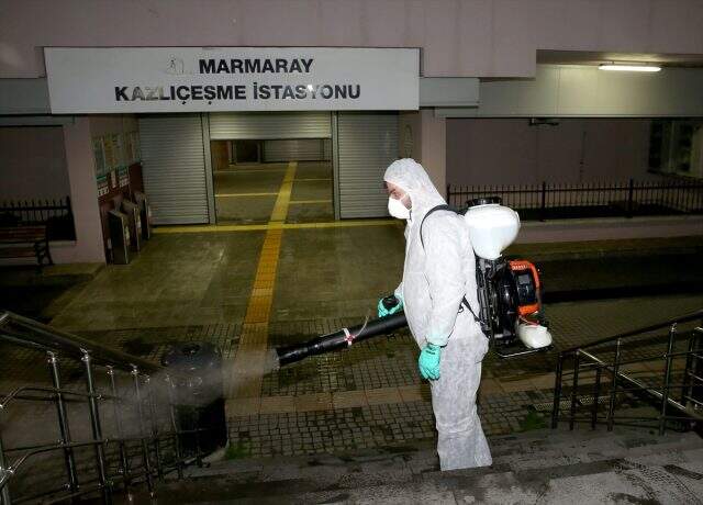 Marmaray istasyonları koronavirüse karşı dezenfekte edildi
