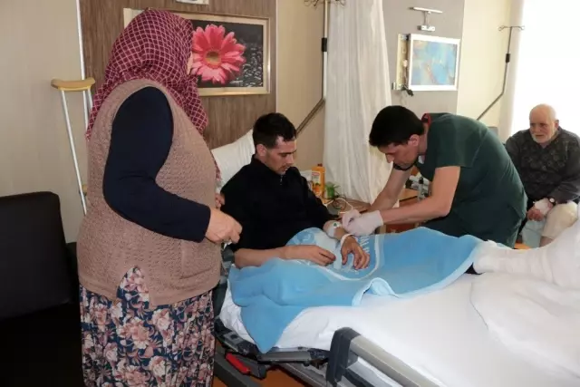 (Özel) İdlib gazisi Mustafa Aydoğan: 'Buradayım ama aklım silah arkadaşlarımda' (Özel) İdlib gazisi Mustafa Aydoğan: 'Buradayım ama aklım silah arkadaşlarımda'