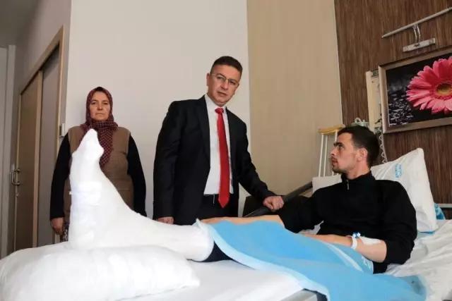 (Özel) İdlib gazisi Mustafa Aydoğan: 'Buradayım ama aklım silah arkadaşlarımda' (Özel) İdlib gazisi Mustafa Aydoğan: 'Buradayım ama aklım silah arkadaşlarımda'