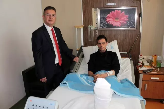 (Özel) İdlib gazisi Mustafa Aydoğan: 'Buradayım ama aklım silah arkadaşlarımda' (Özel) İdlib gazisi Mustafa Aydoğan: 'Buradayım ama aklım silah arkadaşlarımda'