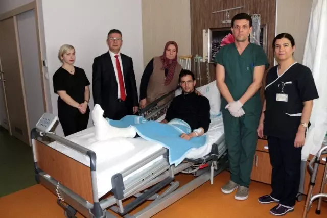 (Özel) İdlib gazisi Mustafa Aydoğan: 'Buradayım ama aklım silah arkadaşlarımda' (Özel) İdlib gazisi Mustafa Aydoğan: 'Buradayım ama aklım silah arkadaşlarımda'