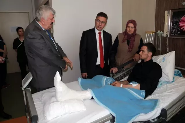 (Özel) İdlib gazisi Mustafa Aydoğan: 'Buradayım ama aklım silah arkadaşlarımda' (Özel) İdlib gazisi Mustafa Aydoğan: 'Buradayım ama aklım silah arkadaşlarımda'