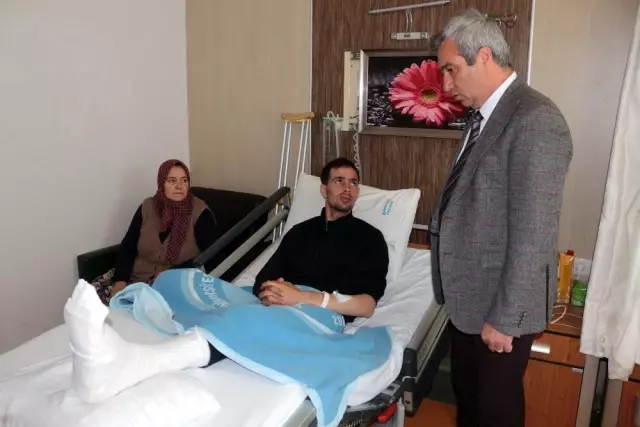 (Özel) İdlib gazisi Mustafa Aydoğan: 'Buradayım ama aklım silah arkadaşlarımda' (Özel) İdlib gazisi Mustafa Aydoğan: 'Buradayım ama aklım silah arkadaşlarımda'