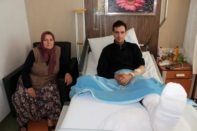 (Özel) İdlib gazisi Mustafa Aydoğan: 'Buradayım ama aklım silah arkadaşlarımda' (Özel) İdlib gazisi Mustafa Aydoğan: 'Buradayım ama aklım silah arkadaşlarımda'