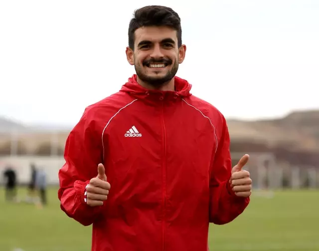 Rıza Çalımbay, Fatih Aksoy'un sezon sonunda Beşiktaş'a dönebileceğini söyledi Rıza Çalımbay, Fatih Aksoy'un sezon sonunda Beşiktaş'a dönebileceğini söyledi