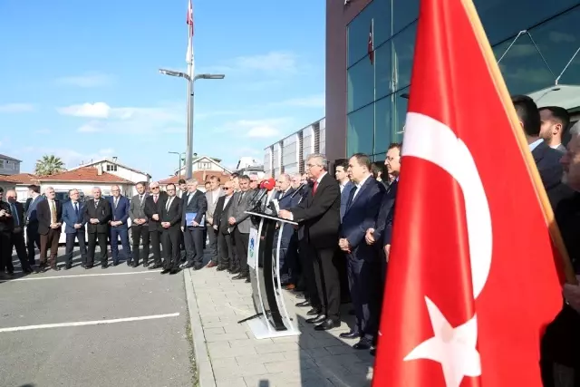 Sakarya Büyükşehir Belediye Başkanı Ekrem Yüce, Milletvekili Özkoç'u kınadı Sakarya Büyükşehir Belediye Başkanı Ekrem Yüce, Milletvekili Özkoç'u kınadı