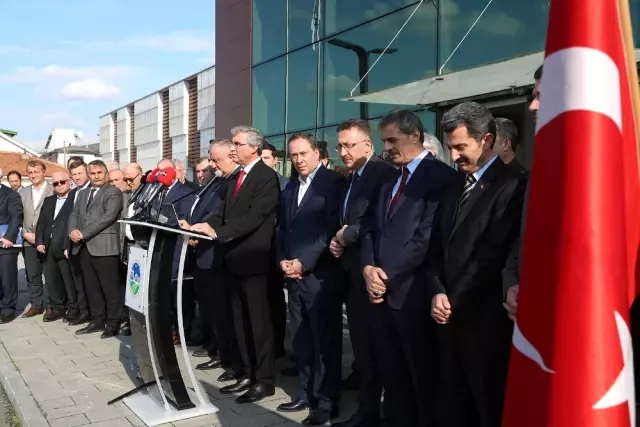 Sakarya Büyükşehir Belediye Başkanı Ekrem Yüce, Milletvekili Özkoç'u kınadı Sakarya Büyükşehir Belediye Başkanı Ekrem Yüce, Milletvekili Özkoç'u kınadı