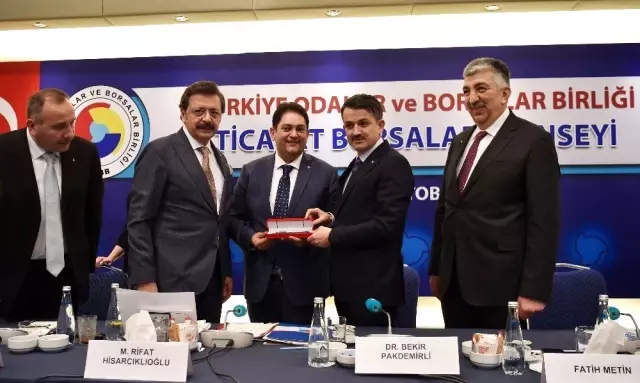TOBB Borsalar Konseyi toplantısı Tarım Bakanı Dr. Pakdemirli'nin katılımı ile yapıldı. TOBB Borsalar Konseyi toplantısı Tarım Bakanı Dr. Pakdemirli'nin katılımı ile yapıldı.