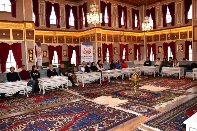 Yunusemre Kent Konseyi Öğrenci Çalıştayı yapıldı Yunusemre Kent Konseyi Öğrenci Çalıştayı yapıldı