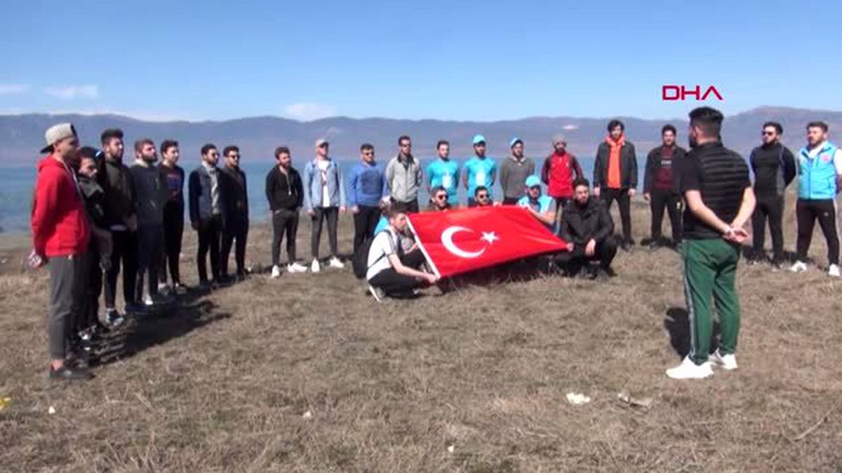 Burdur öğrencilerden komando marşı