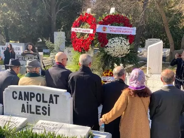 Çetin Emeç mezarı başında anıldı Çetin Emeç mezarı başında anıldı