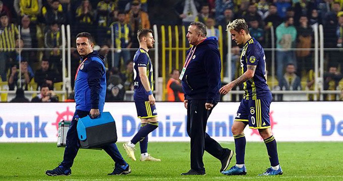 Fenerbahçe'de Max Kruse sakatlandı