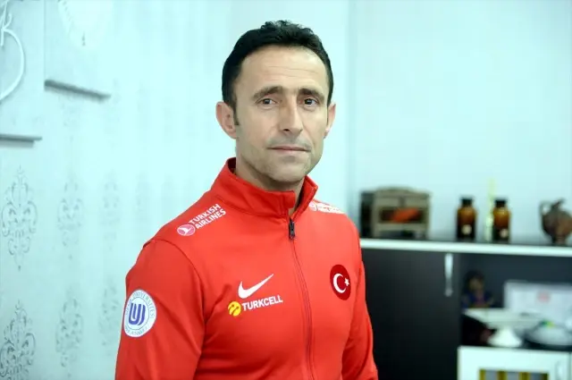 Futbolcuyken kazandığı başarıyı teknik direktör olarak tekrarlamak istiyor Futbolcuyken kazandığı başarıyı teknik direktör olarak tekrarlamak istiyor