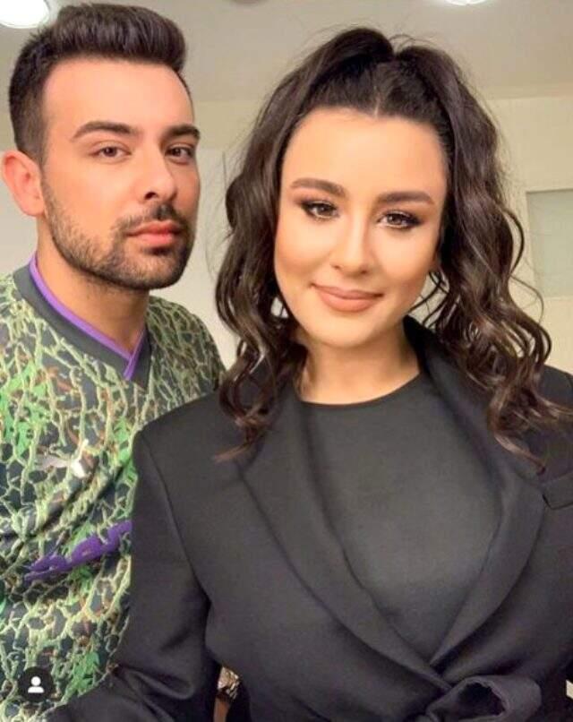 İlk filmi olan Zengo'nun halk galasına katılan Yasemin Sakallıoğlu'nun makyajlı halini görenler tanıyamadı