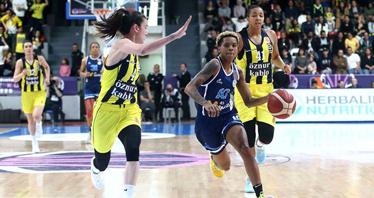 İzmit Belediyespor'u yenen Fenerbahçe, Türkiye Kupası'nda şampiyon oldu