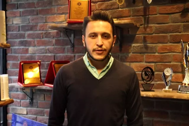 Kuaförlerde ustura tıraşı rafa kalktı Kuaförlerde ustura tıraşı rafa kalktı