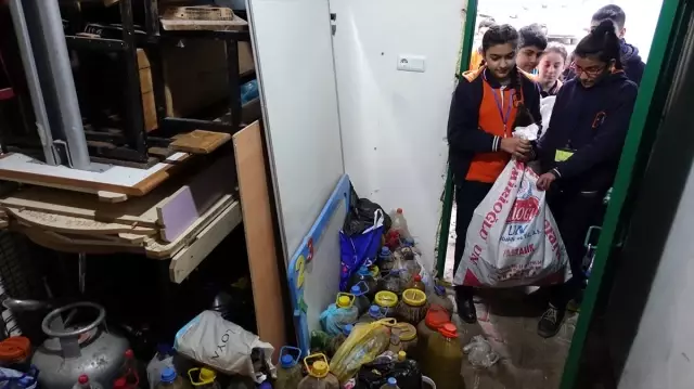Öğrencilerin topladığı atıkların geliriyle 'Akıl ve Zeka Oyunları Sınıfı' oluşturuldu Öğrencilerin topladığı atıkların geliriyle 'Akıl ve Zeka Oyunları Sınıfı' oluşturuldu