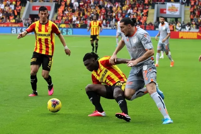 Süper Lig: Göztepe: 0 - Başakşehir: 1 (İlk yarı) Süper Lig: Göztepe: 0 - Başakşehir: 1 (İlk yarı)