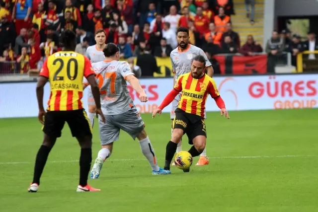 Süper Lig: Göztepe: 0 - Başakşehir: 1 (İlk yarı) Süper Lig: Göztepe: 0 - Başakşehir: 1 (İlk yarı)