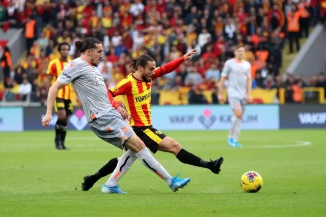 Süper Lig: Göztepe: 0 - Başakşehir: 1 (İlk yarı) Süper Lig: Göztepe: 0 - Başakşehir: 1 (İlk yarı)