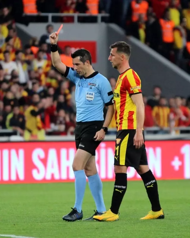 Süper Lig: Göztepe: 0 - Başakşehir: 3 (Maç sonucu) Süper Lig: Göztepe: 0 - Başakşehir: 3 (Maç sonucu)