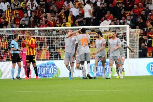 Süper Lig: Göztepe: 0 - Başakşehir: 3 (Maç sonucu) Süper Lig: Göztepe: 0 - Başakşehir: 3 (Maç sonucu)