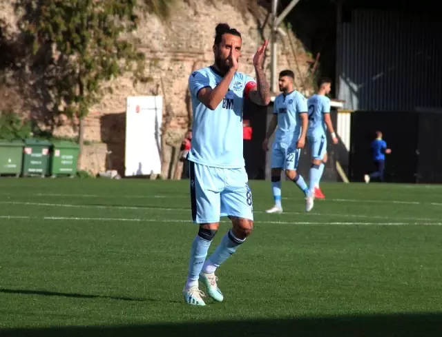 TFF 1. Lig: Fatih Karagümrük: 2 - Adana Demirspor: 2