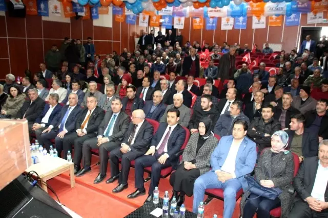 Varto'da AK Parti ilçe başkanlığı seçimi için üç aday yarıştı Varto'da AK Parti ilçe başkanlığı seçimi için üç aday yarıştı