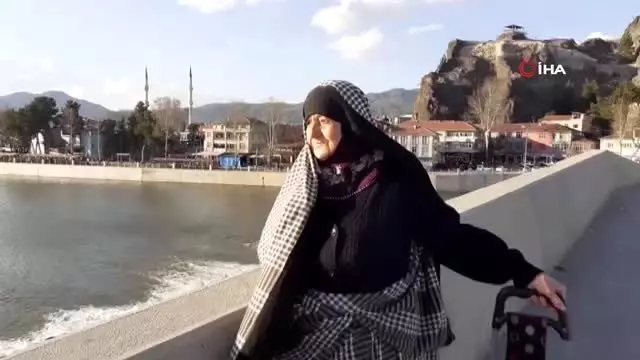 49 yıldır ev temizliğine giderek geçimini sağlıyor