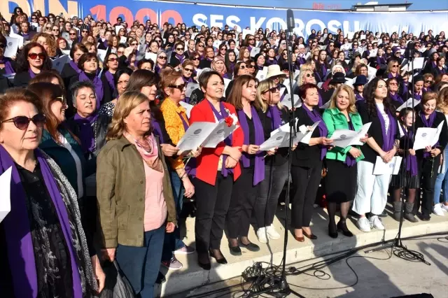 Adana'da '1000 Kadın Korosu' konser verdi Adana'da '1000 Kadın Korosu' konser verdi