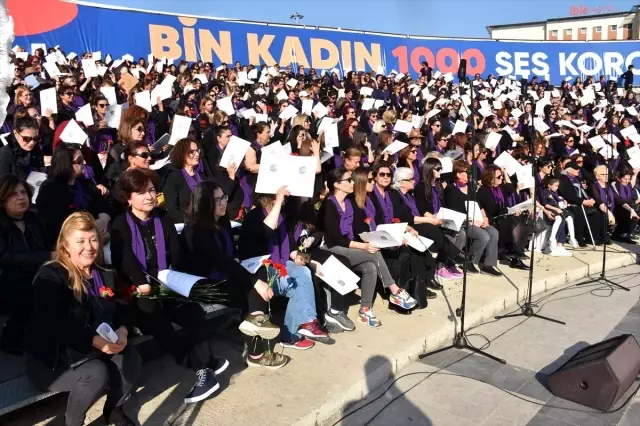 Adana'da '1000 Kadın Korosu' konser verdi Adana'da '1000 Kadın Korosu' konser verdi