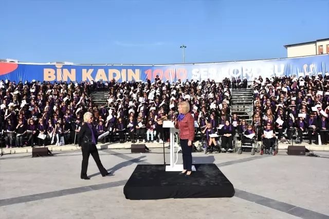 Adana'da '1000 Kadın Korosu' konser verdi Adana'da '1000 Kadın Korosu' konser verdi