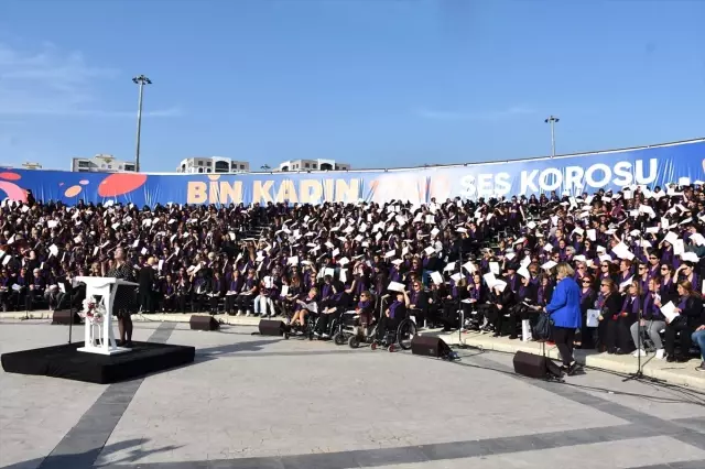 Adana'da '1000 Kadın Korosu' konser verdi Adana'da '1000 Kadın Korosu' konser verdi