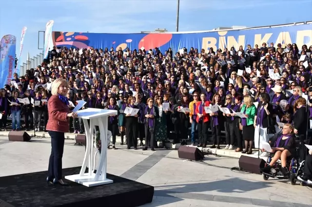 Adana'da '1000 Kadın Korosu' konser verdi Adana'da '1000 Kadın Korosu' konser verdi