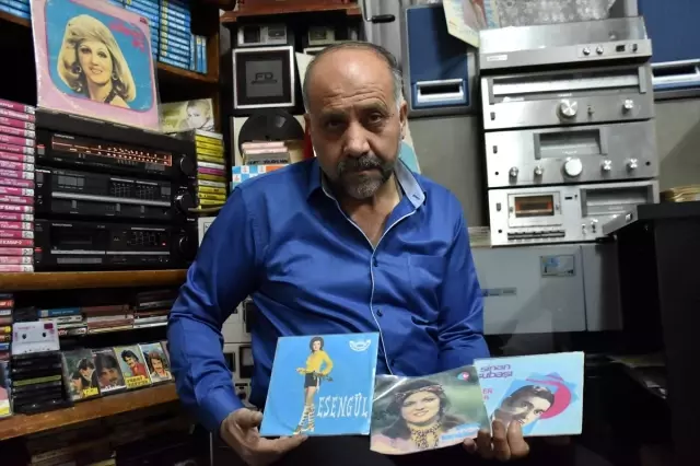 Adıyamanlı kaporta ustasının plak ve kaset merakı Adıyamanlı kaporta ustasının plak ve kaset merakı