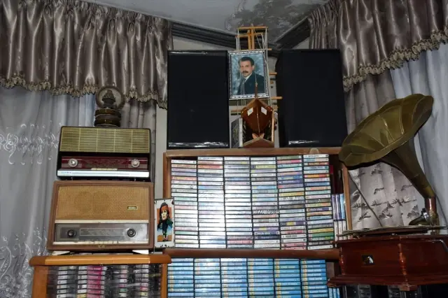 Adıyamanlı kaporta ustasının plak ve kaset merakı Adıyamanlı kaporta ustasının plak ve kaset merakı