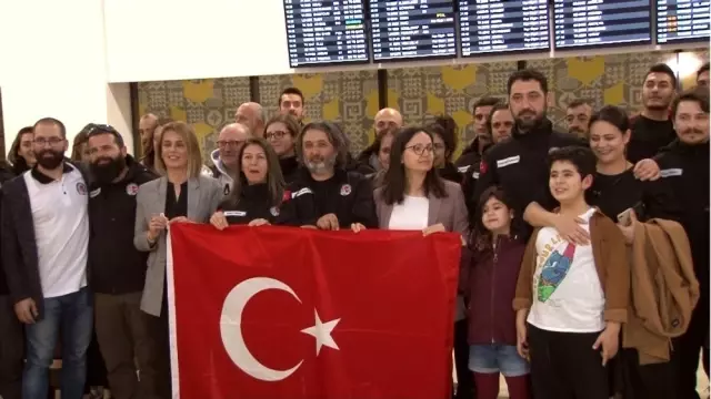 Antartika'daki Türk bilim adamları Türkiye'ye döndü