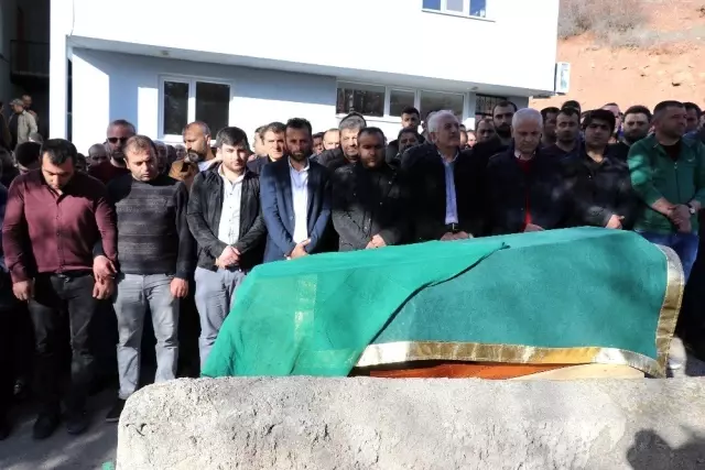 Balık havuzuna düşerek boğulan minik Beren son yolculuğuna uğurlandı