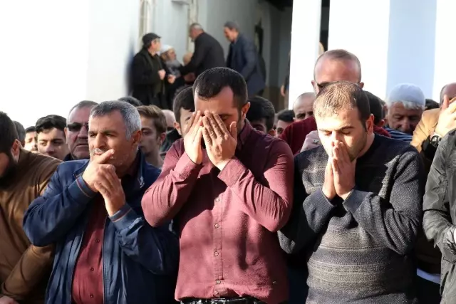 Balık havuzuna düşerek boğulan minik Beren son yolculuğuna uğurlandı