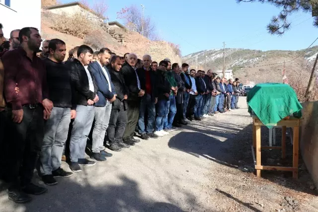 Balık havuzuna düşerek boğulan minik Beren son yolculuğuna uğurlandı